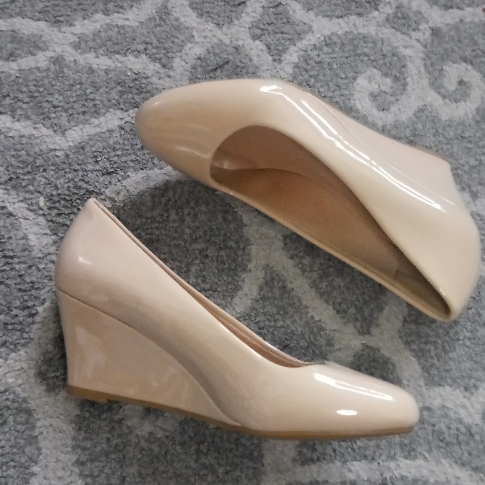 Patent nude wedges. FLASH SALE 1DAY ONLY